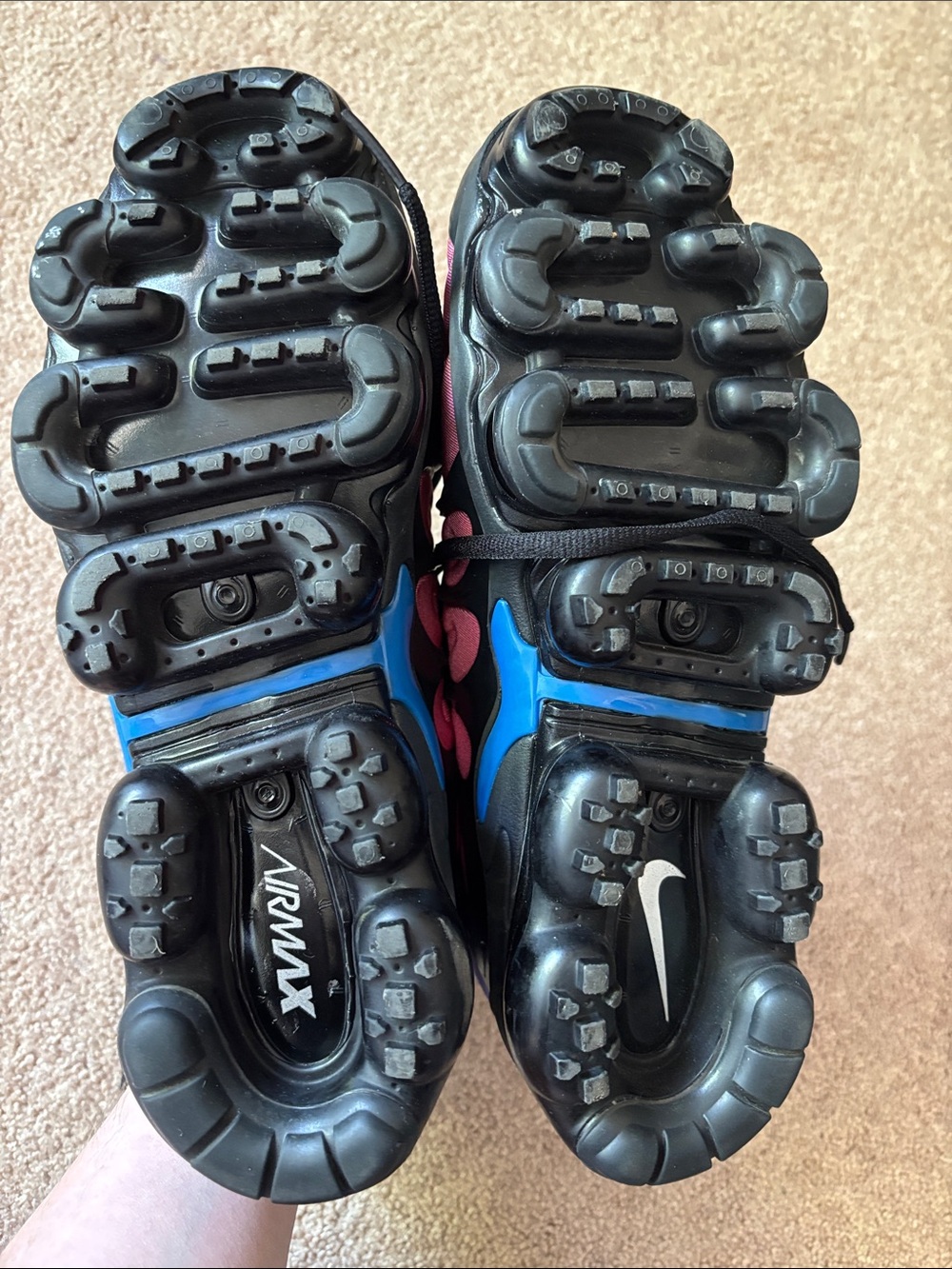 Nike Air Vapormax Plus - Picture 2 of 8
